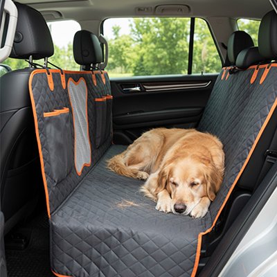 Protection chien voiture | Imperméable Matelassée à Fenêtre- Golden sur banquette arrière